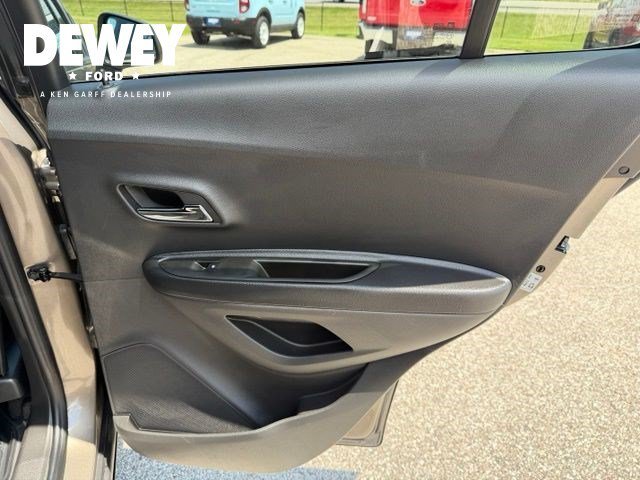 Used 2022 Stone Gray Metallic Chevrolet LT image 31