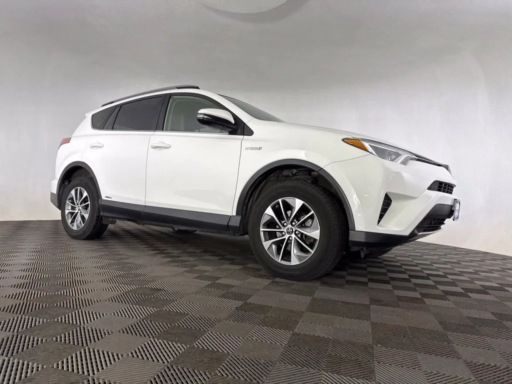 Used 2018 White Toyota LE image 2