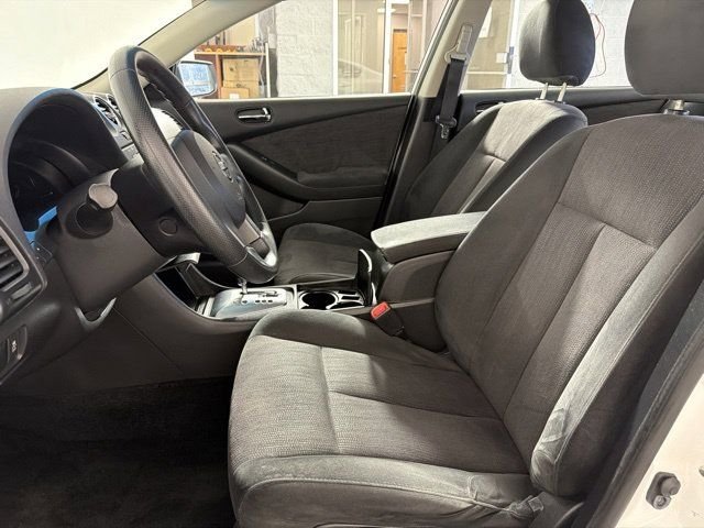 Used 2011 White Nissan 2.5 S image 13