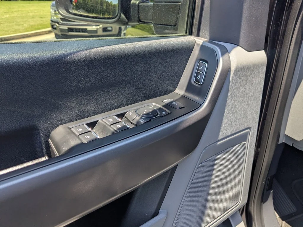 Used 2025  Ford XLT image 12