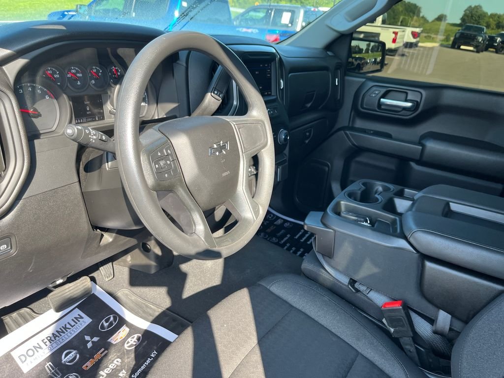 Used 2025 White Chevrolet Custom image 15