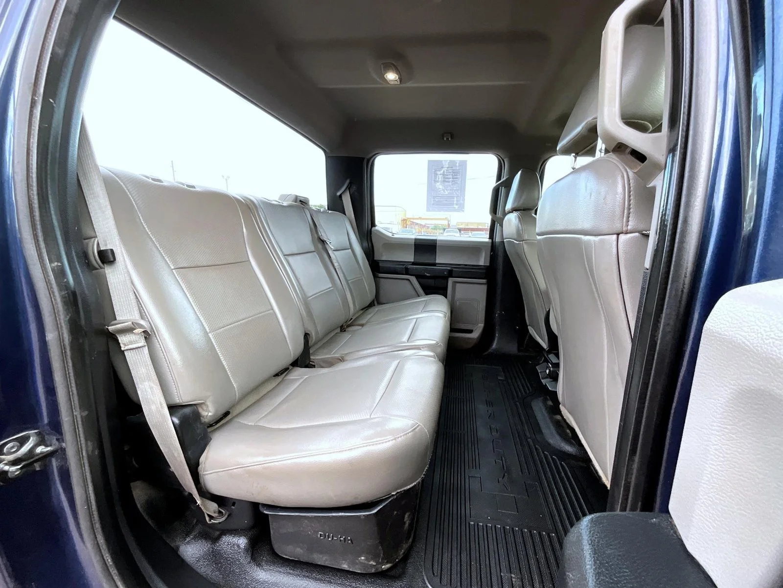 Used 2018 Blue Ford XL image 18