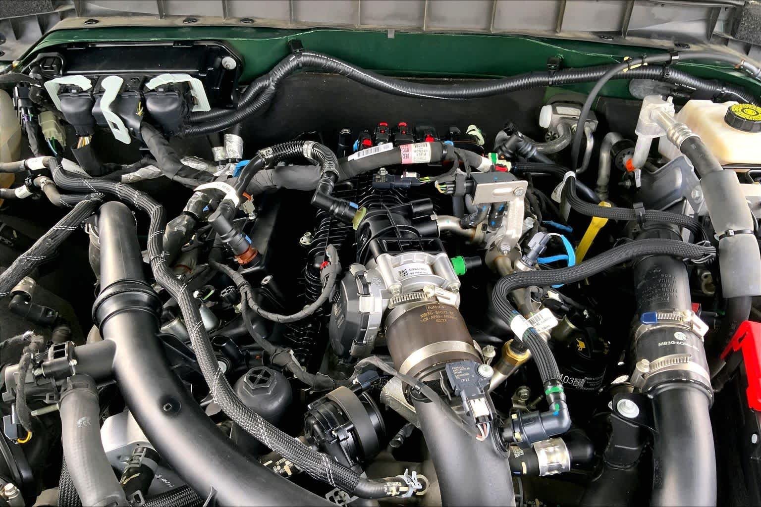 Used 2023 Eruption Green Metallic Ford Wildtrak image 28