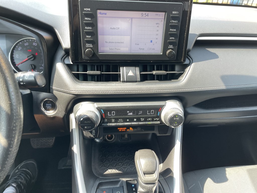 Used 2019 Silver Toyota XLE image 18