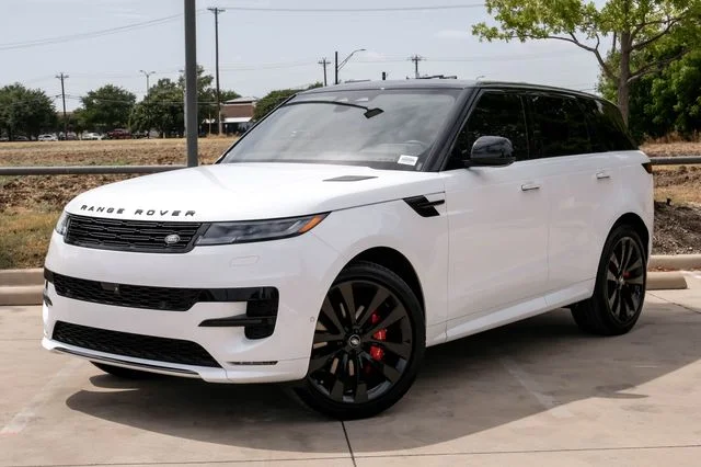Used 2024  Land Rover Dynamic SE image 2