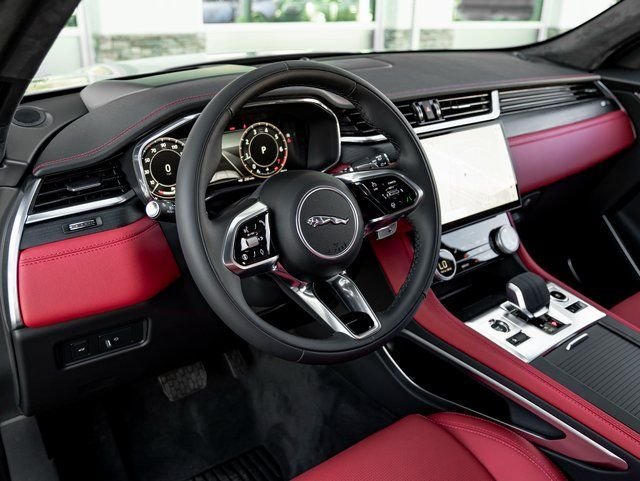 2026 Jaguar F-Pace R-Dynamic S - Photo 16