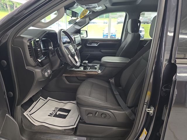 Used 2023 Silver GMC Elevation image 13