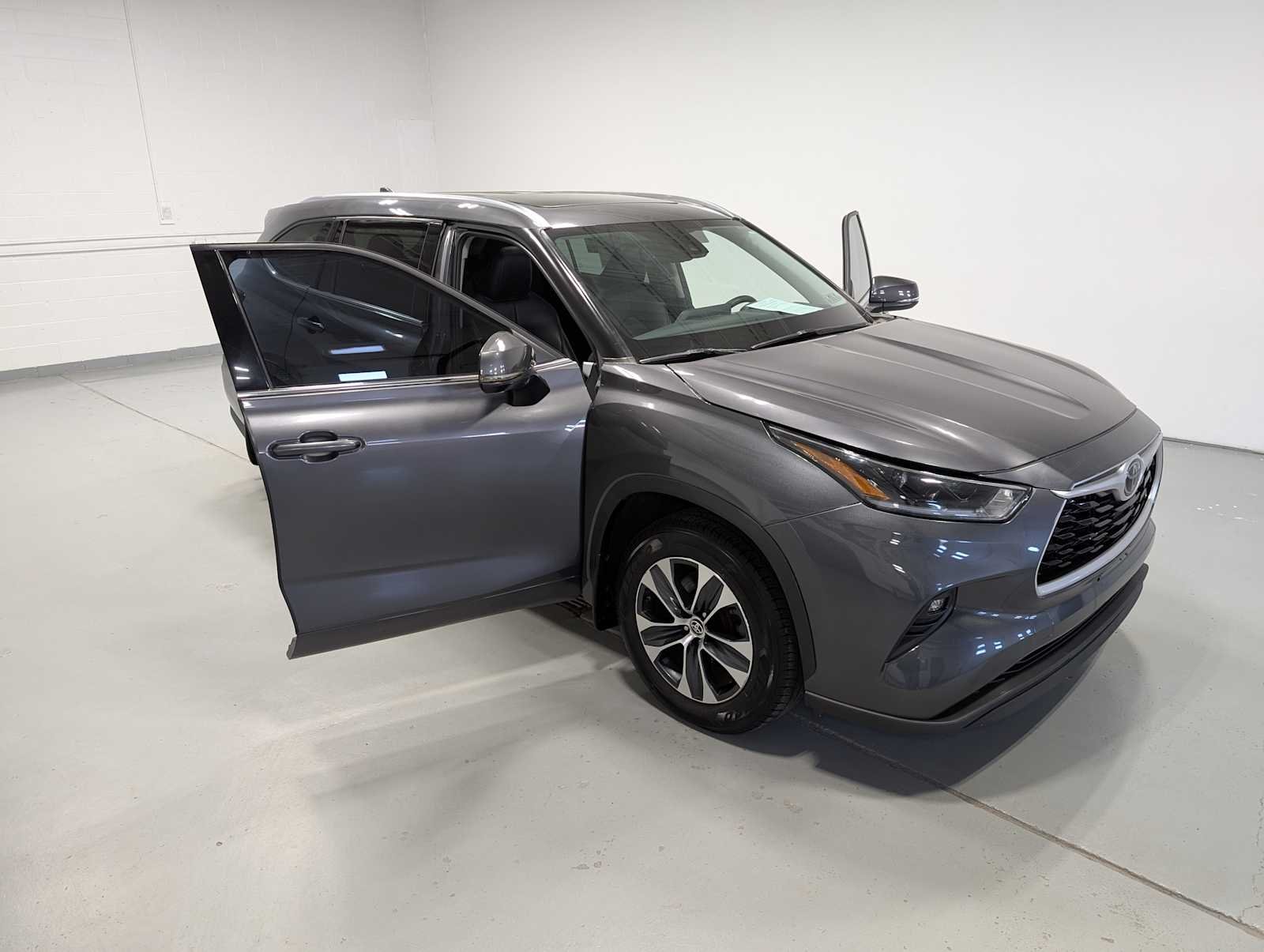 Used 2021 Magnetic Gray Metallic Toyota XLE image 16