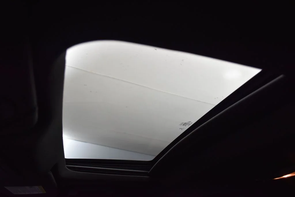 Used 2018 Gray Ford SHO image 19