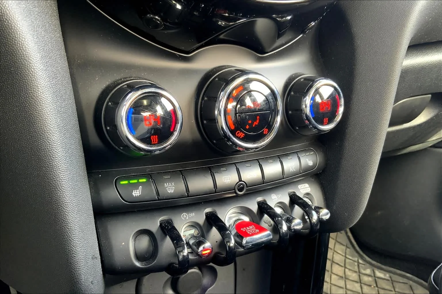 Used 2019 Pepper White MINI Cooper S image 32