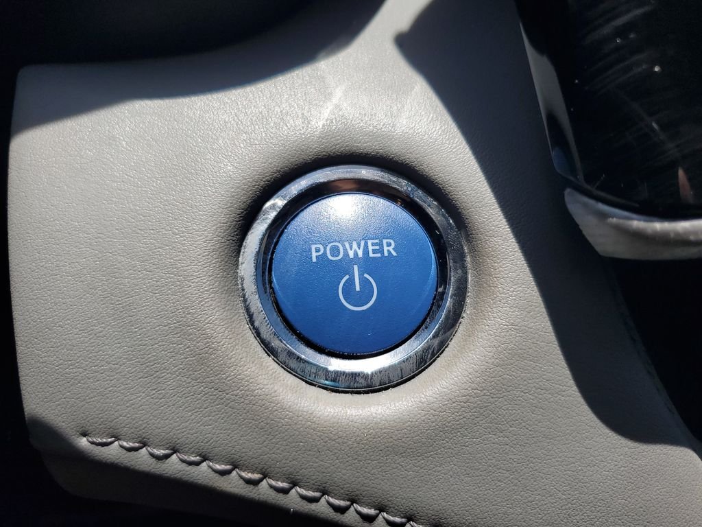 Used 2022  Toyota Platinum image 24