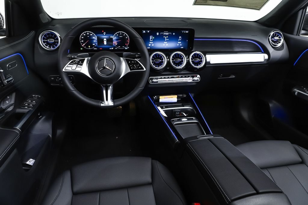 New 2026 Mountain Grey Metallic Mercedes-Benz GLB 250 image 6