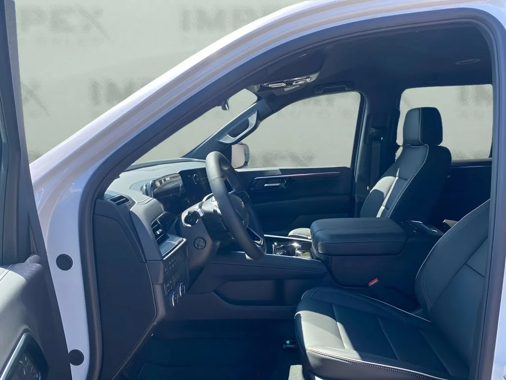New 2026 Polar White Tricoat Chevrolet Premier image 9