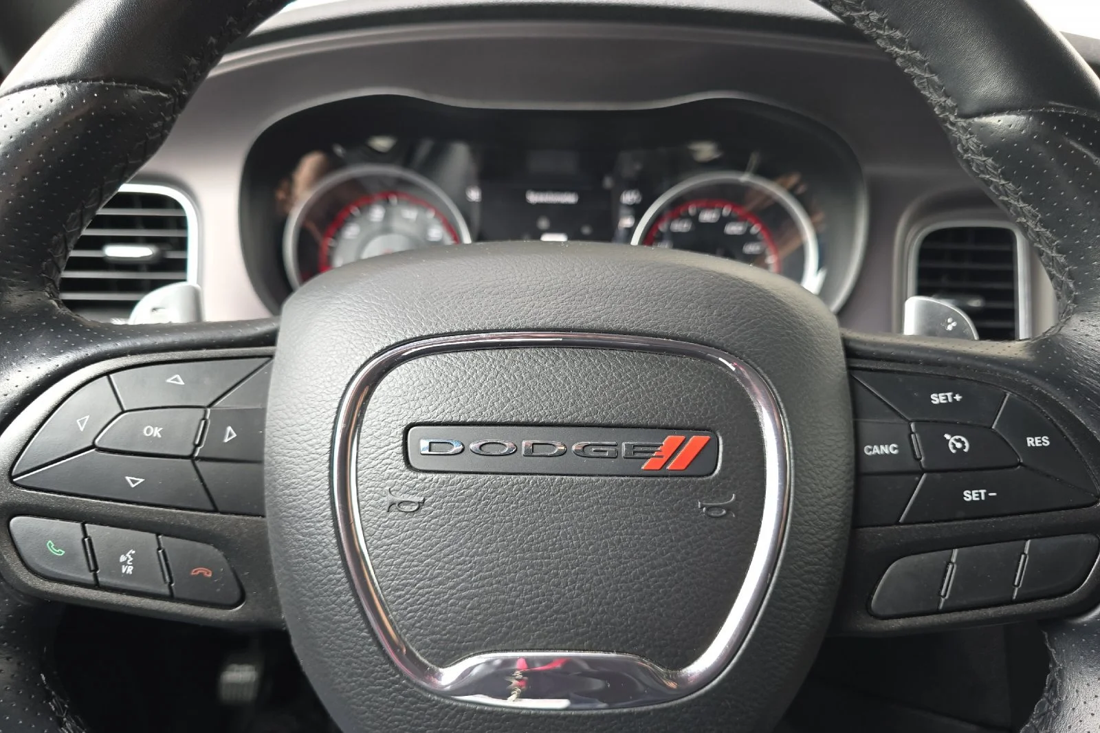 Used 2023 Plum Crazy Pearlcoat Dodge R/T image 27