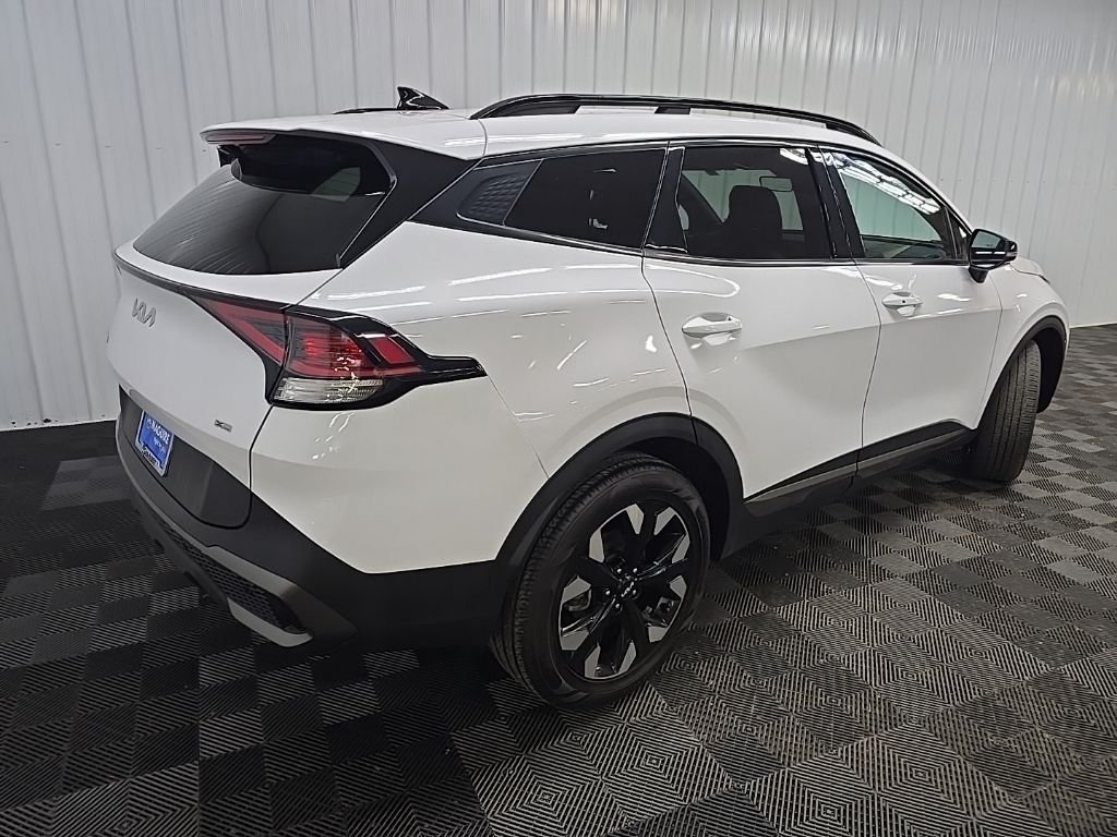 Used 2023 White Kia X-Line image 9