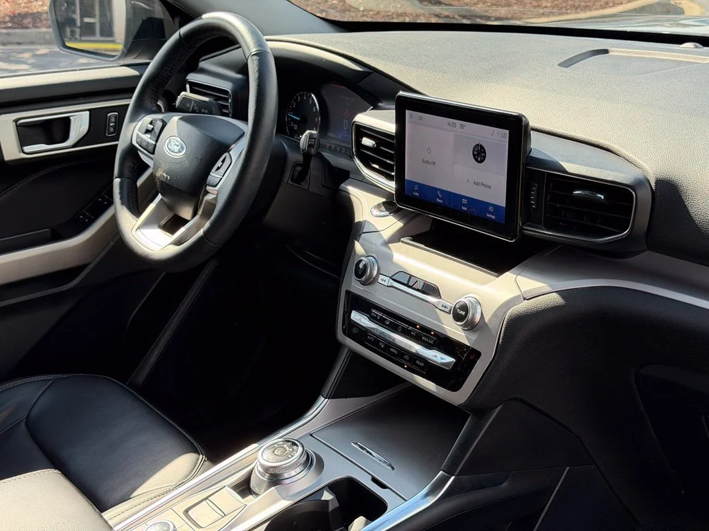 Used 2023 Gray Ford XLT image 10