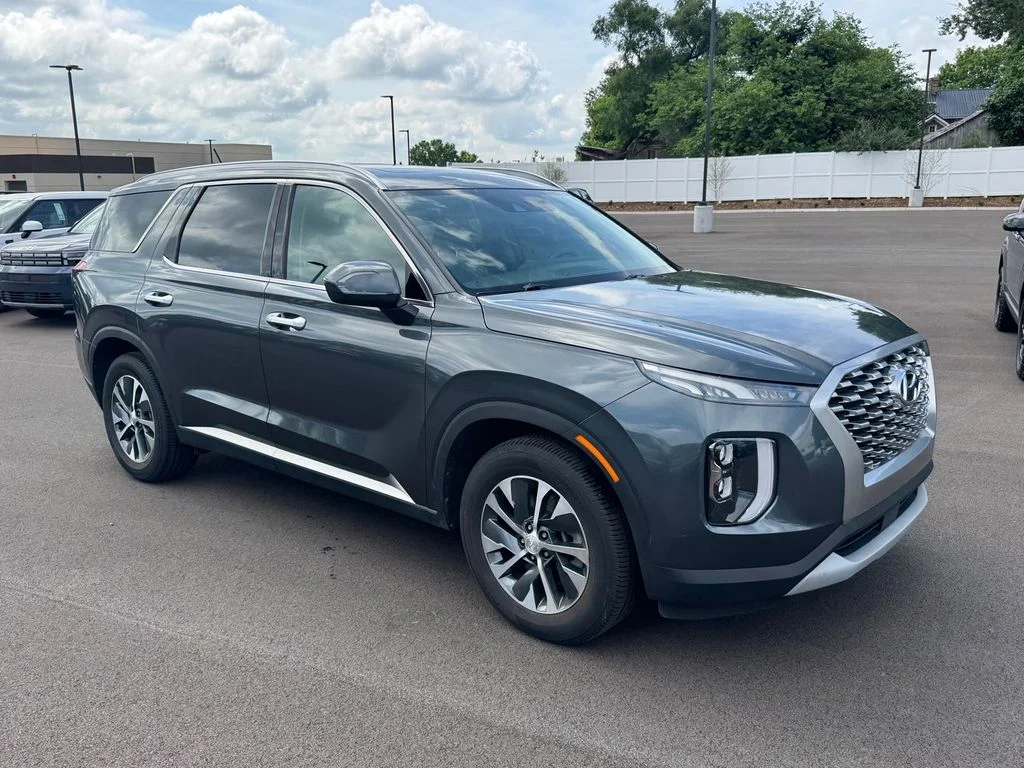 Used 2021 Gray Hyundai SEL image 2