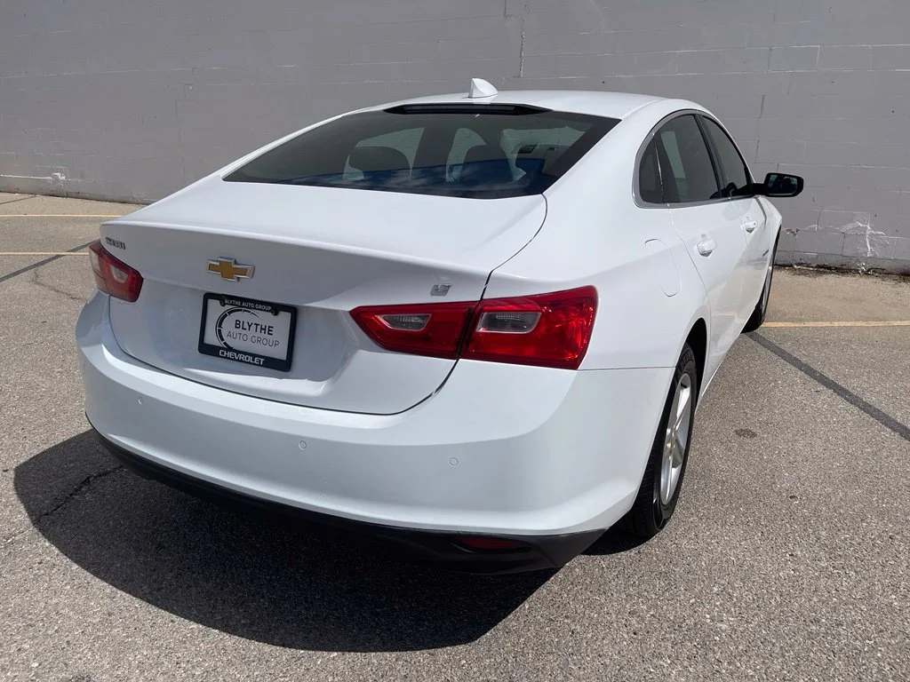 Used 2023 Summit White Chevrolet LT image 8