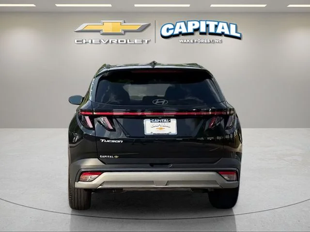 Used 2025 Black Hyundai SEL Convenience image 4