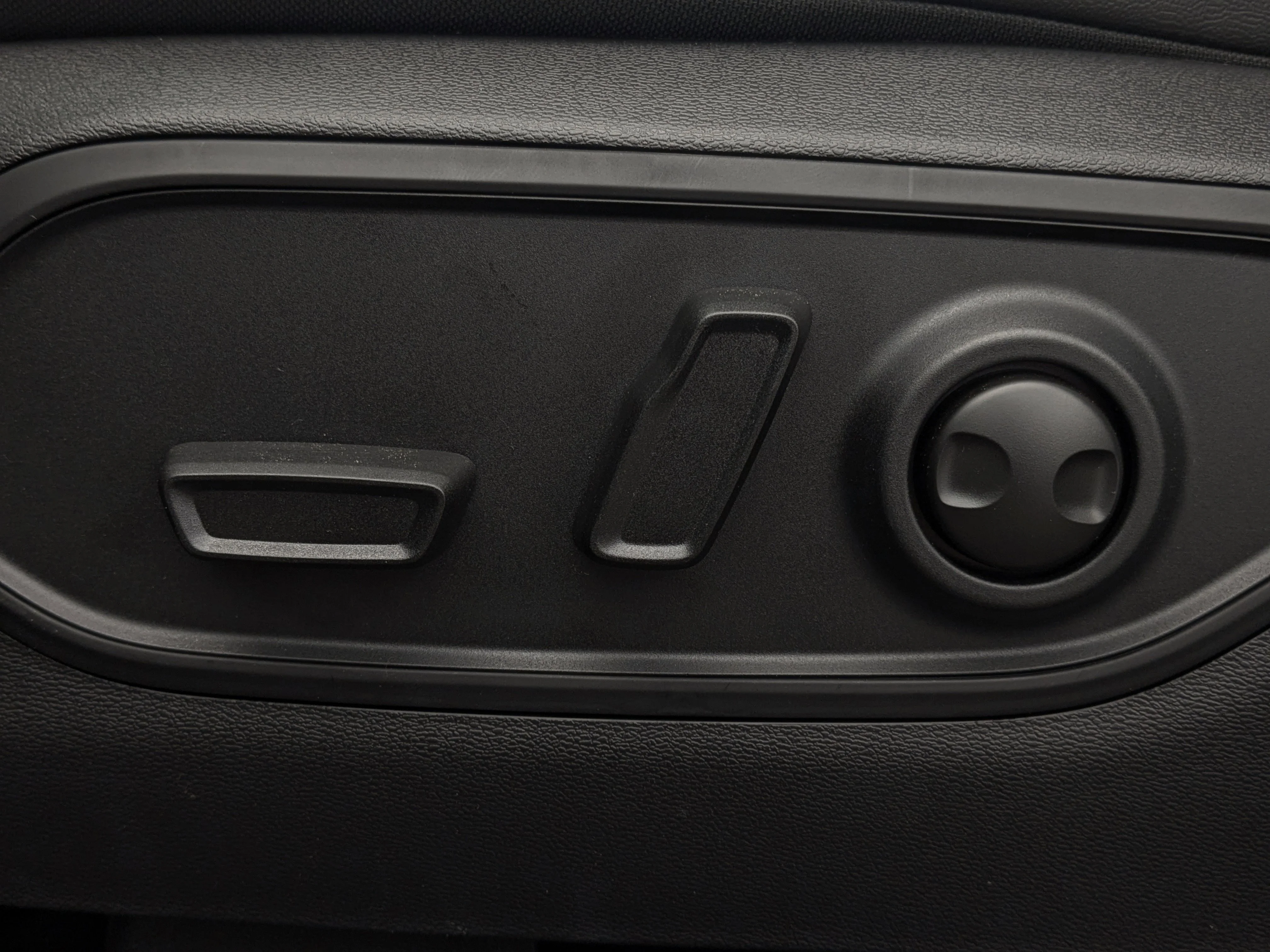New 2026 Grey Jeep Limited - Preferred Package 23G  - Mopar Interior Protection Pckge-  Pano Sunroof image 14