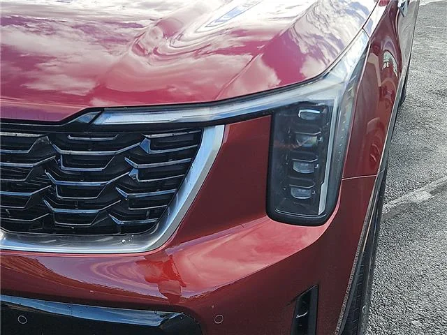 Used 2024 Red KIA S Front-Wheel Drive image 7