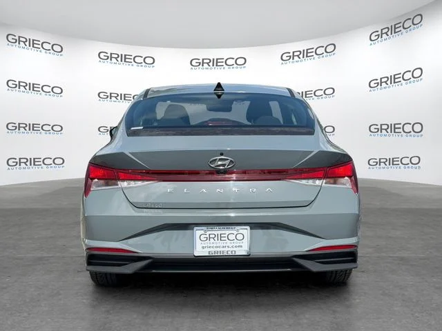 Used 2022 Gray Hyundai SEL image 6