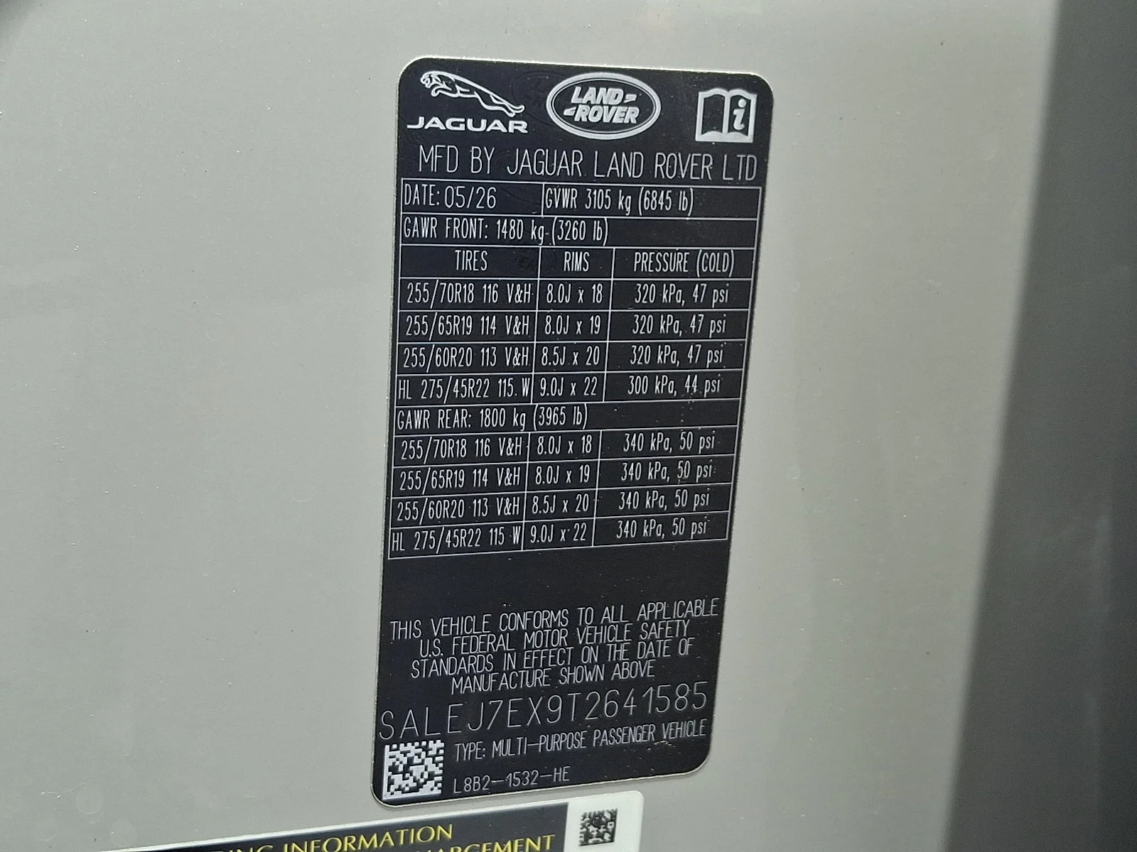 New 2026 Borasco Grey Metallic - 1CN Land Rover S image 15