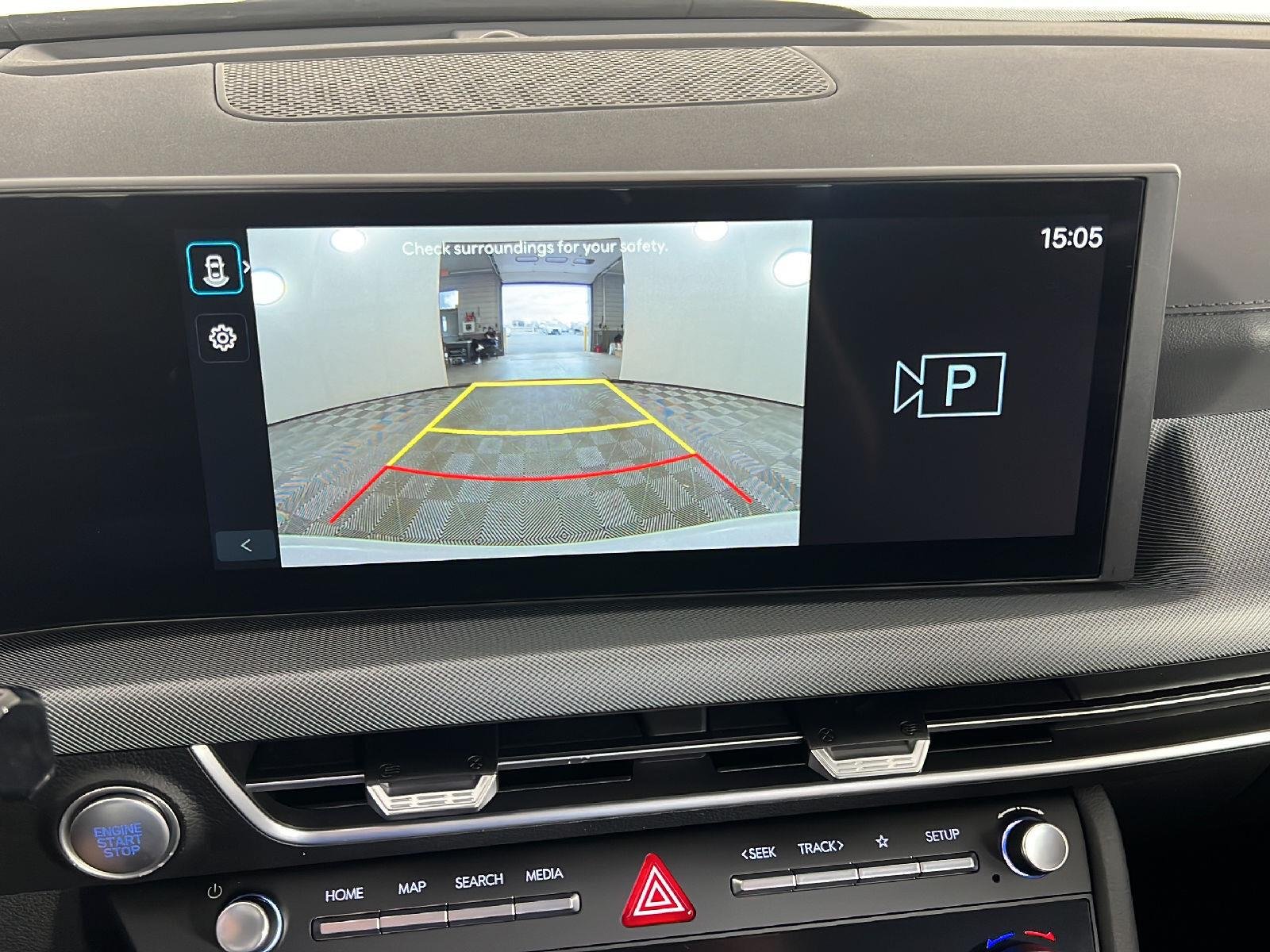 Used 2025  Hyundai  image 10