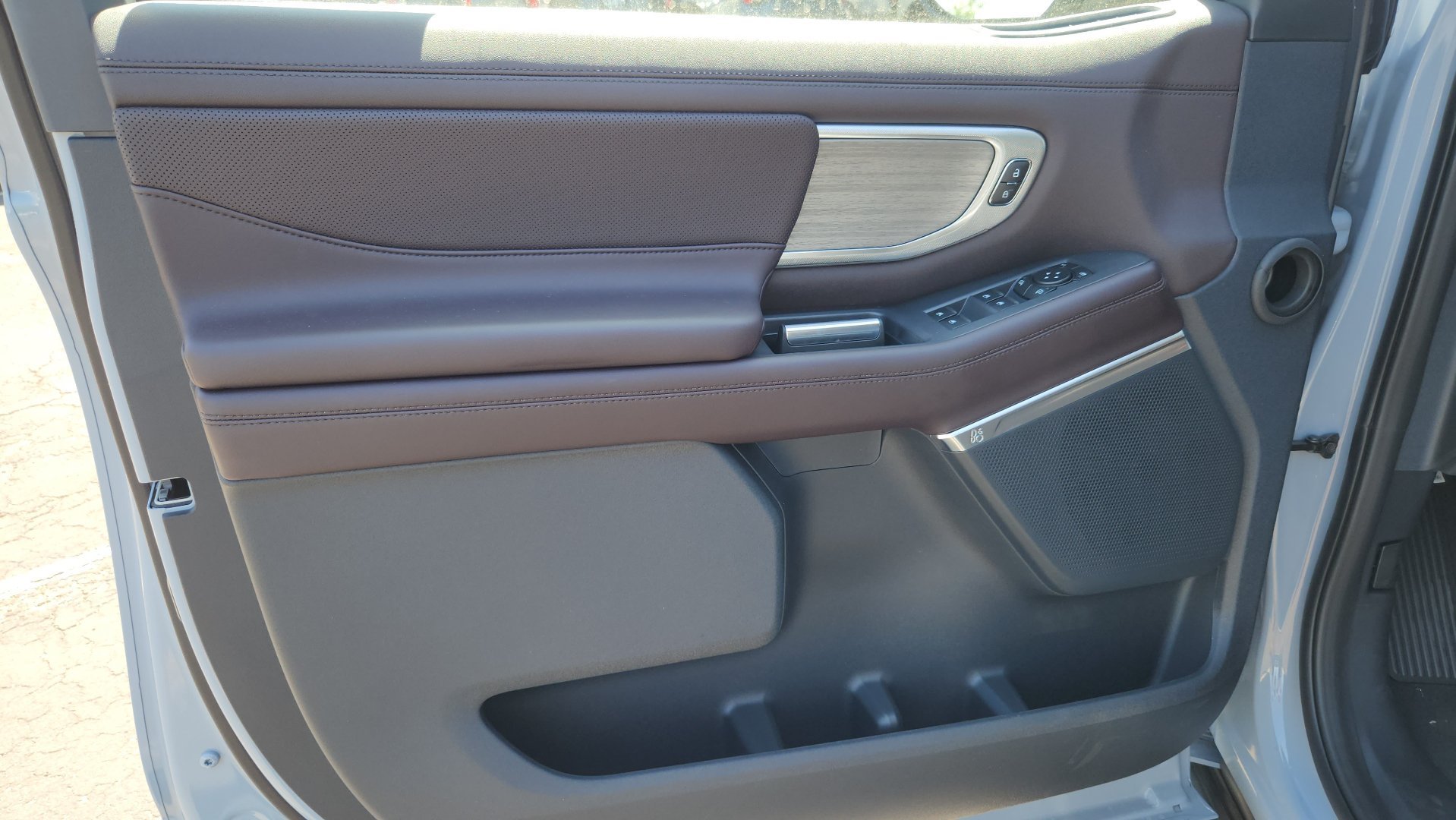 New 2027 Glacier Gray Metallic Tri-Coat Ford Platinum image 12