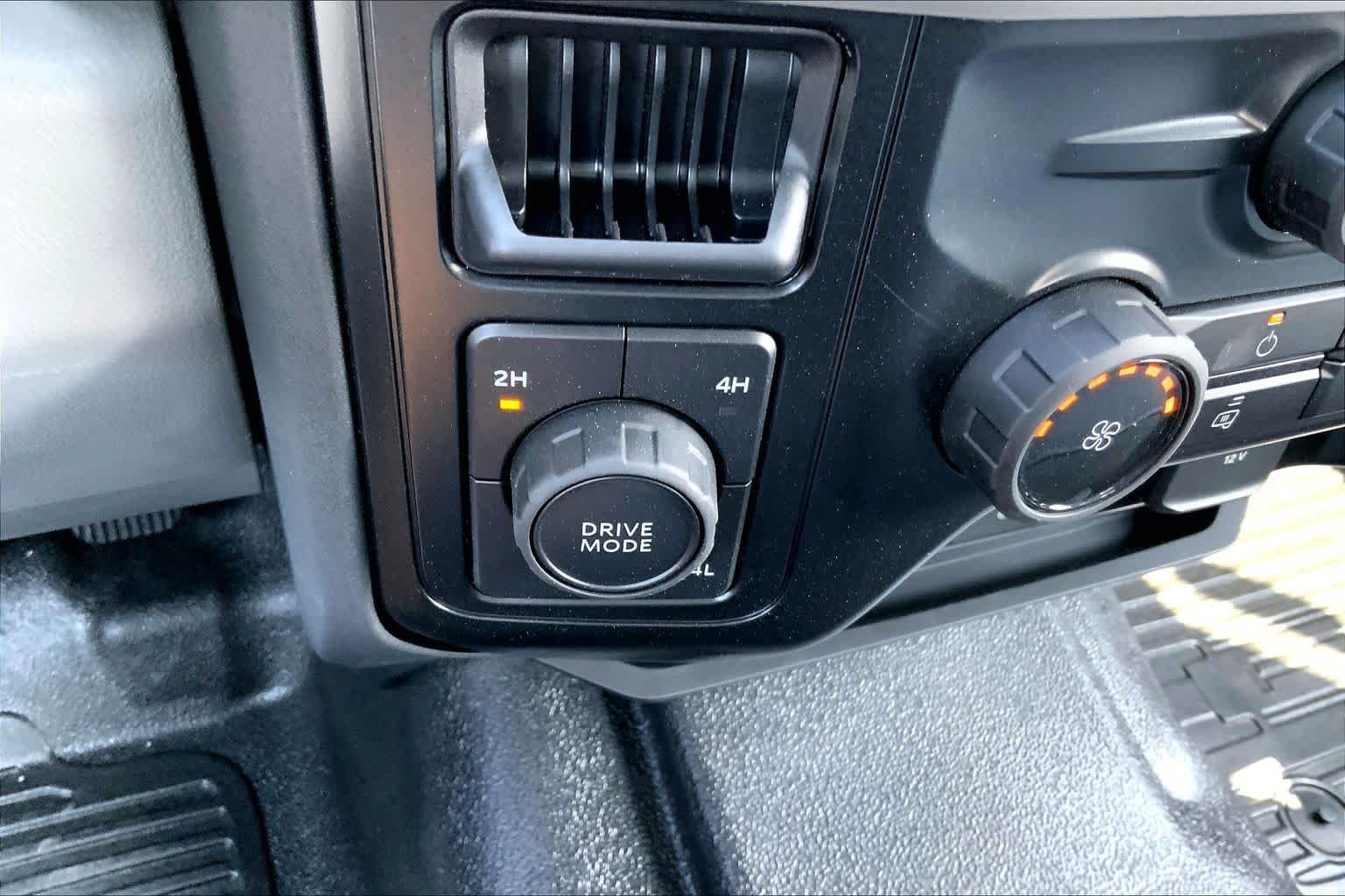New 2026 Oxford White Ford F-550® XL image 17