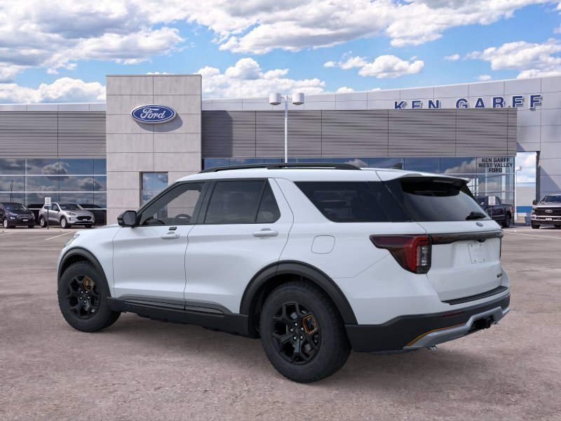 New 2026 Space White Metallic Ford Tremor image 4