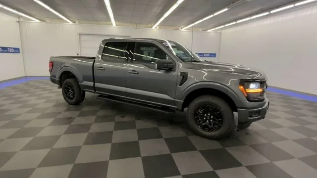 New 2026 Carbonized Gray Metallic Ford XLT image 2