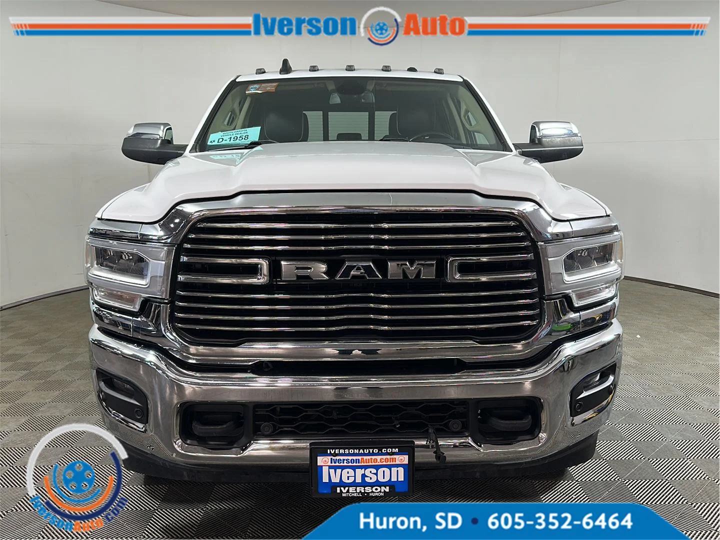 Used 2022 Bright White Clearcoat Ram Laramie image 2
