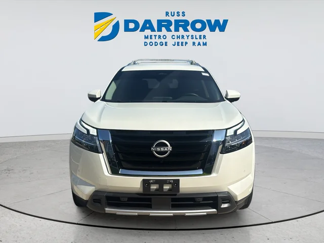 Used 2024 White Nissan SL image 8