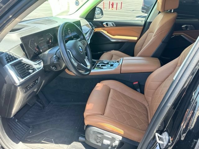 Used 2023 Black BMW xDrive40i image 14