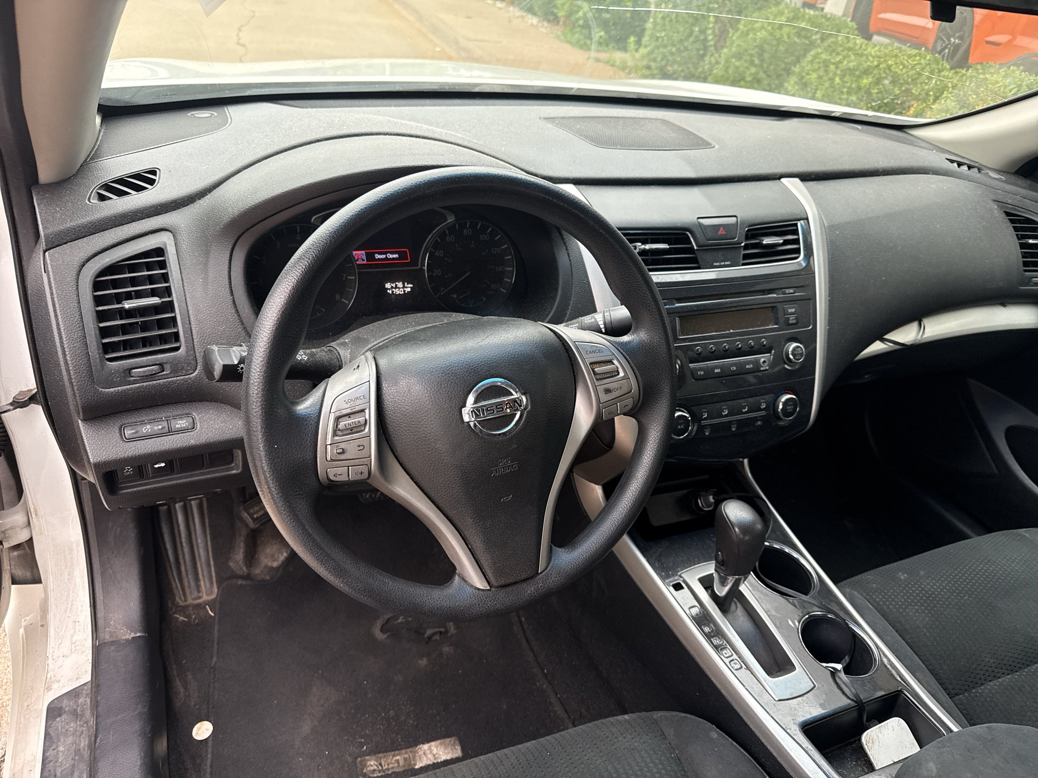 Used 2014 Pearl White Nissan 2.5 S image 3