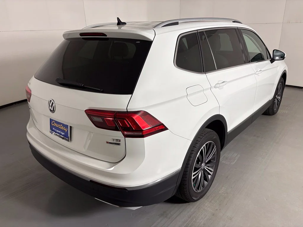 Used 2018  Volkswagen 2.0T SEL image 8