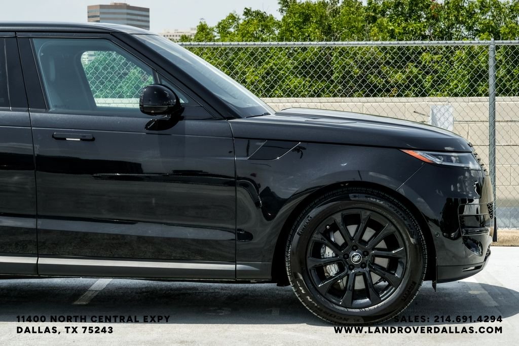 Certified Used 2025 Santorini Black Metallic Land Rover SE image 7