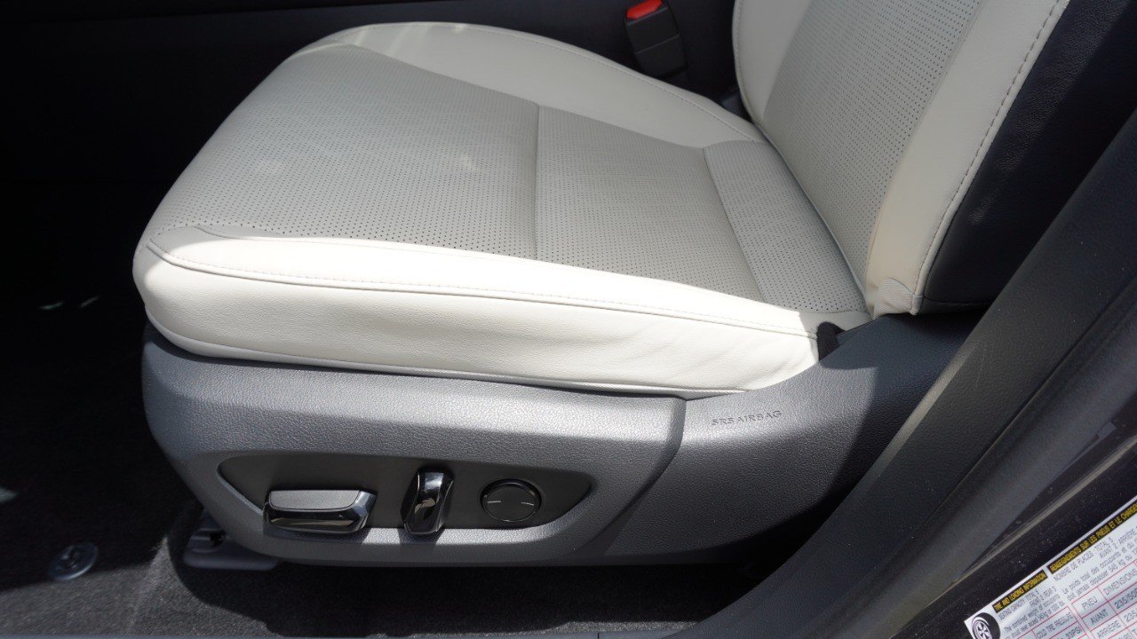 Certified Used 2025 SONIC CHROME Lexus RX 350 Premium Plus image 24