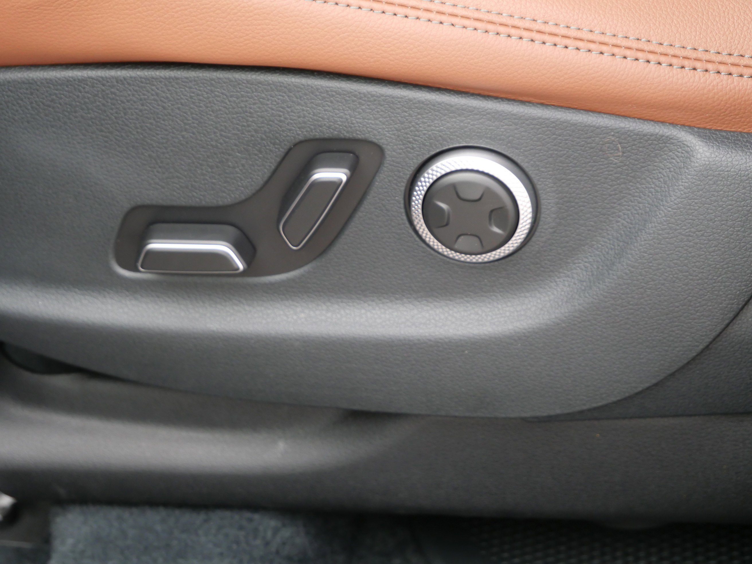 New 2026 Savile Silver Genesis 2.5T Advanced image 5