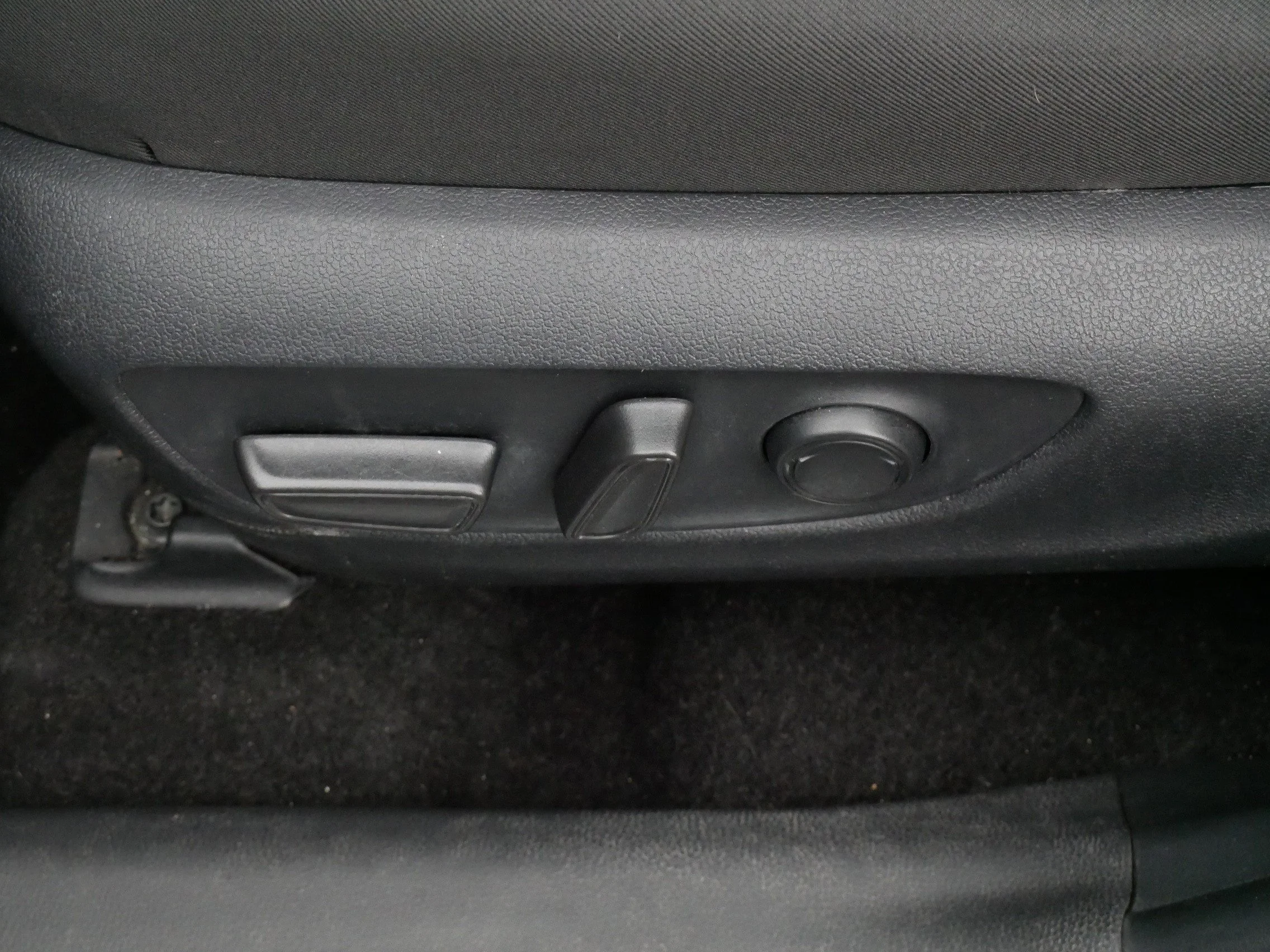 Used 2024 Magnetic Gray Metallic Toyota Hybrid XLE image 20