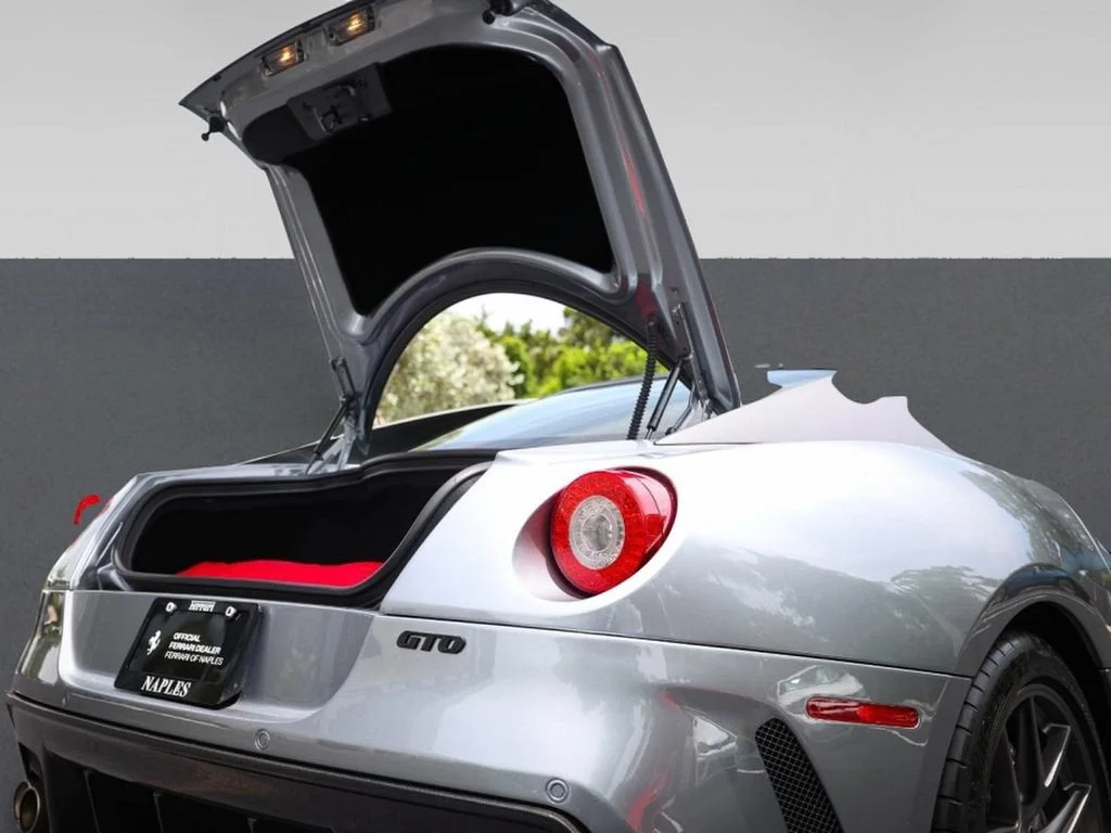 Used 2011 Grigio Titanio Metall Ferrari Base image 23