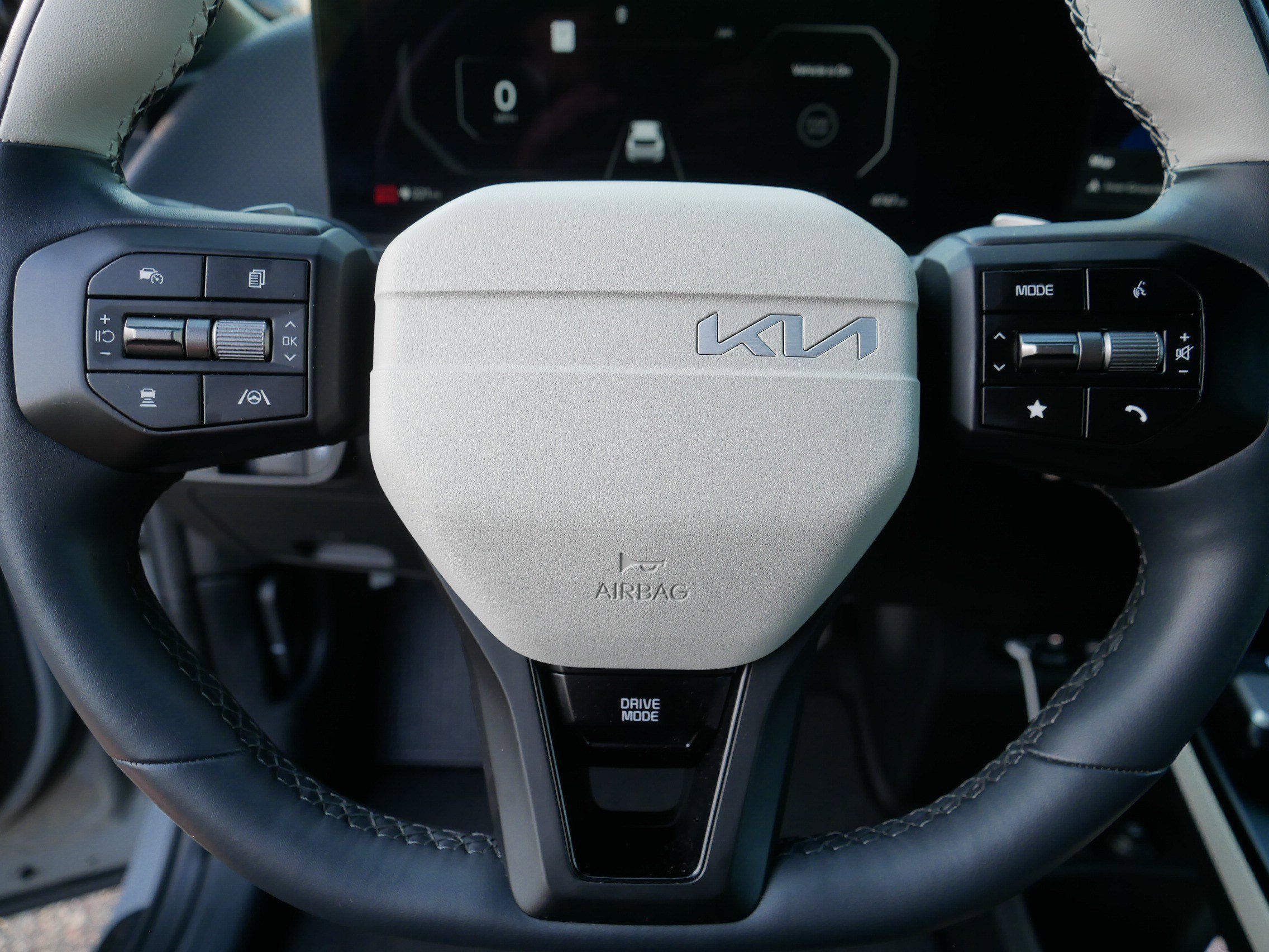 Used 2025 Wolf Gray Kia GT-Line image 26
