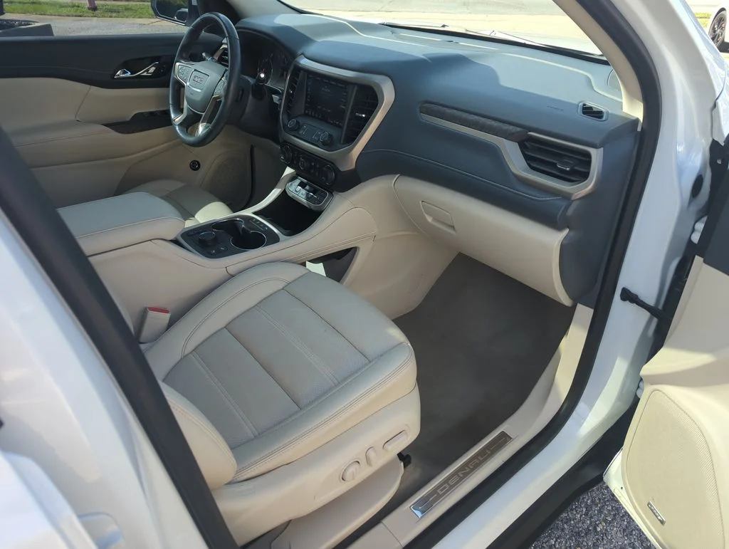 Used 2021 White GMC Denali image 41
