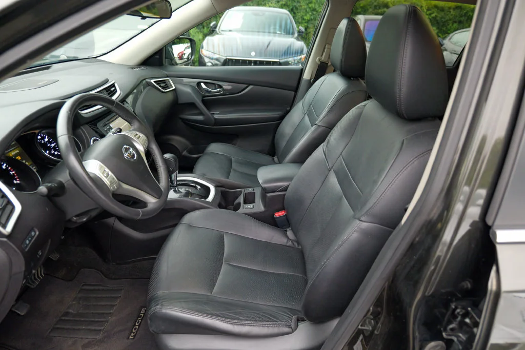 Used 2015 Midnight Jade Nissan SL image 20