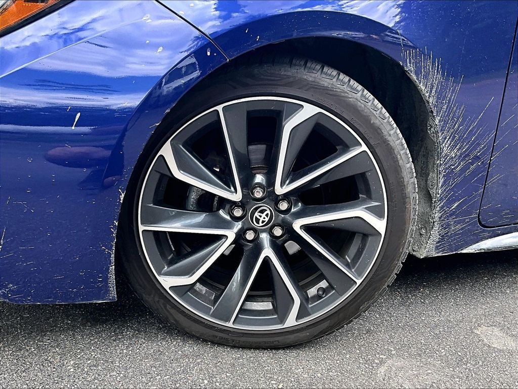 Used 2020 Blue Toyota SE image 4
