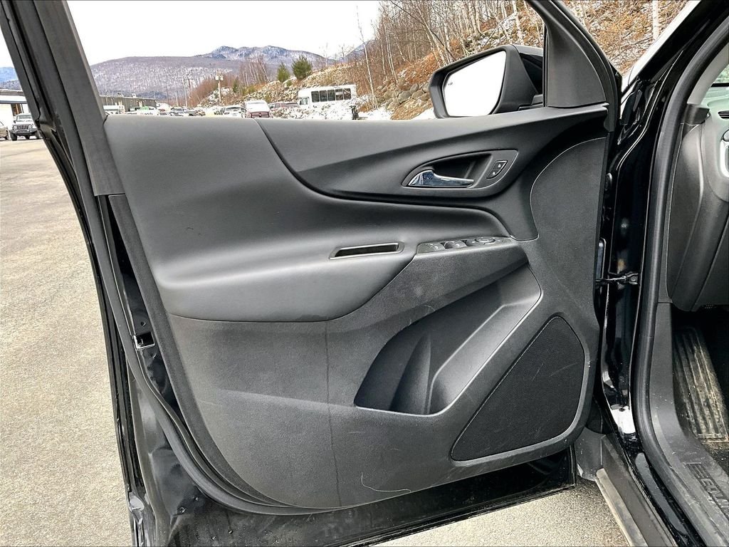 Used 2024 Mosaic Black Metallic Chevrolet LT image 9