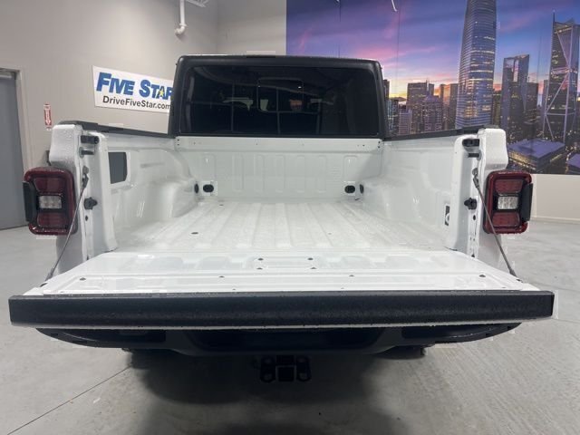 New 2026 Bright White Clear-Coat Exterior Paint Jeep Willys image 29