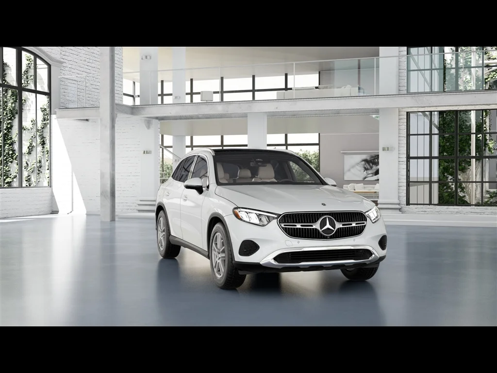 New 2026 MANUFAKTUR Moonlight White Metallic Mercedes-Benz GLC 300 image 4