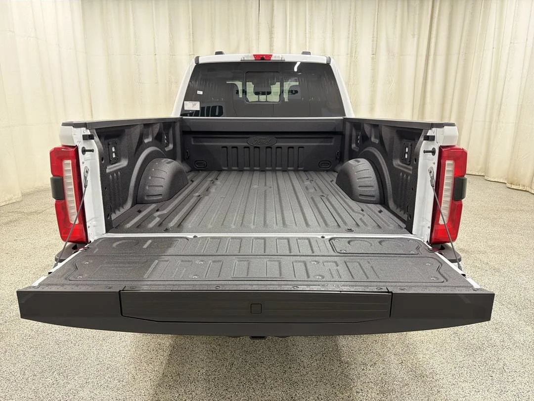 New 2026 Oxford White Ford F-250® XLT image 17